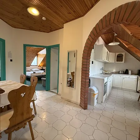 Apartment Hajnal *